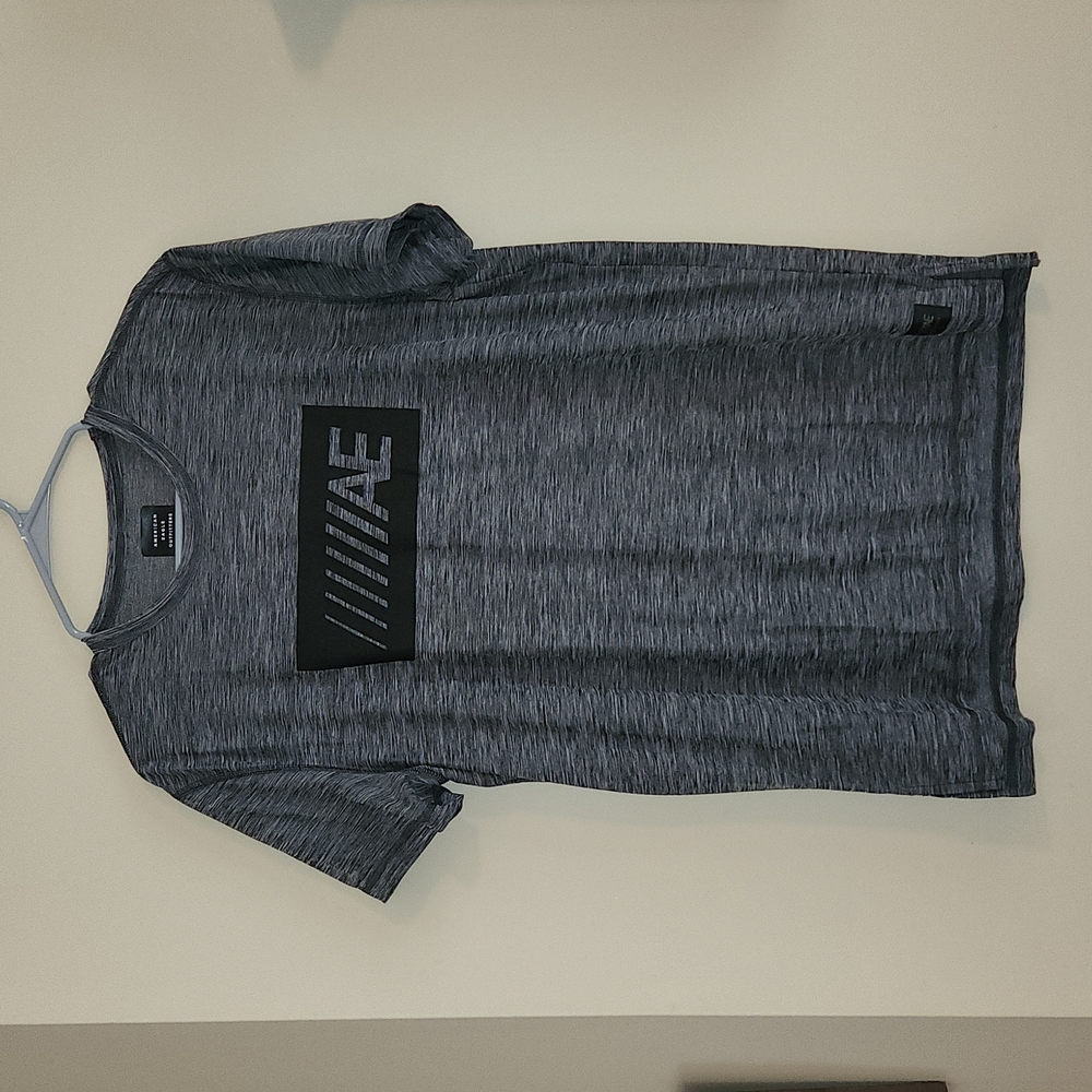 American Eagle men's t-shirt, size large, gray